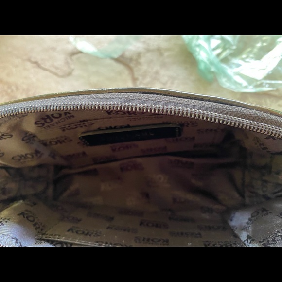 SOLD!!! Michael Kors Nylon Make-Up Cosmetic Bag Black - Picture 7 of 10